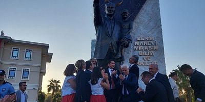 Zafer Bayramı, Atatürk Anıtı ile taçlandı