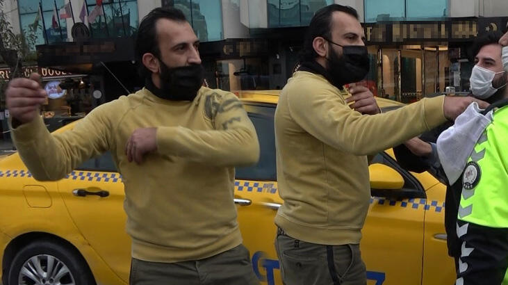 Taksim’de turist kendisini uyaran polise saldırdı