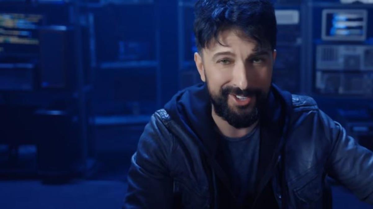 Tarkan 'Geççek' şarkısıyla zirveye oturdu! Dünya sıralamasında ilk sırada