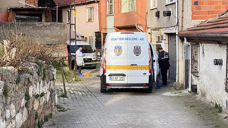 Tartıştığı eşini sokak ortasında öldürdü