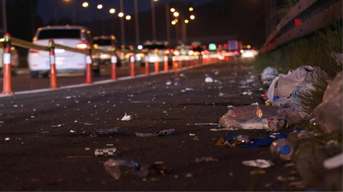 Tatilcilerin trafik yoğunluğu 2 gün sonra azaldı, geriye yollarda çöp manzaraları kaldı