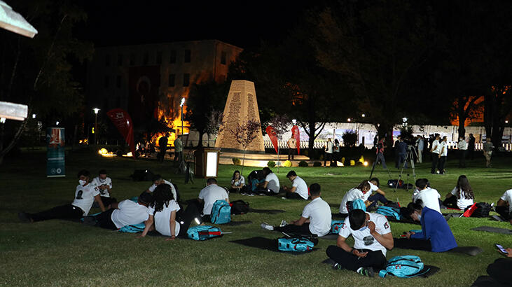 TBMM'de 'demokrasi nöbeti' başladı! 81 ilden geldiler