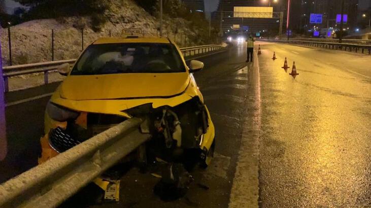 TEM Otoyolu'nda taksi bariyerlere çarptı: 1 yaralı