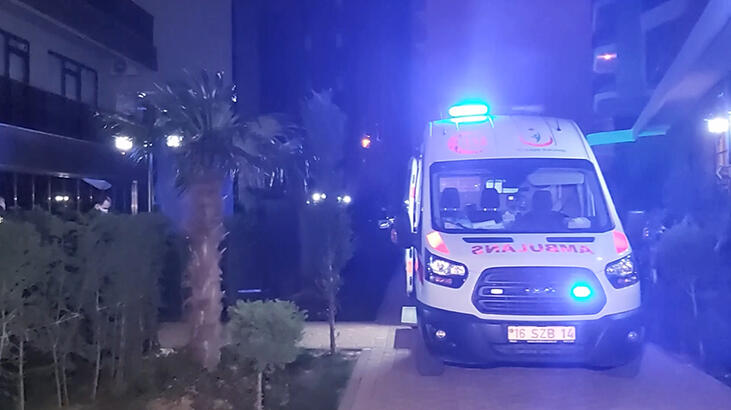 Temizlediği silahın ateş alması sonucu yaralandı