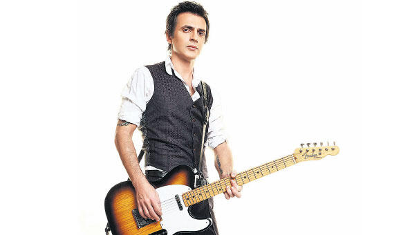 Teoman  ‘Tek Başına’