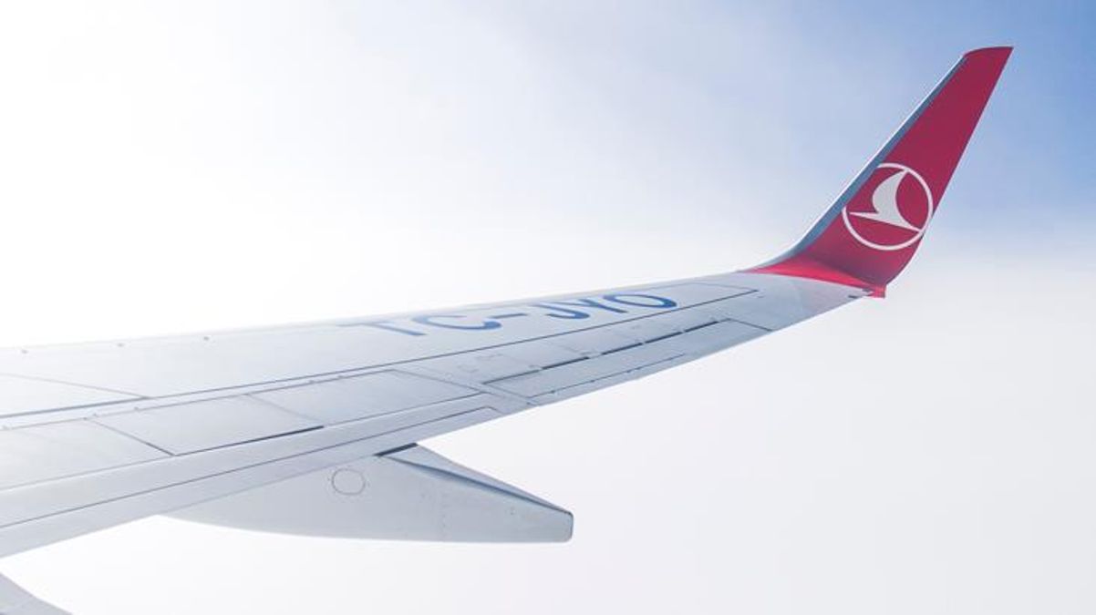 THY uçağı, alkollü yolcu yüzünden Hindistan'a acil iniş yaptı! Taşkınlık çıkaran şahsı polis gelip aldı