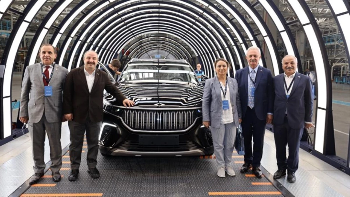 Togg Fabrikası'nda bir ilk! Yerli otomobil CHP'li vekillerden tam not aldı