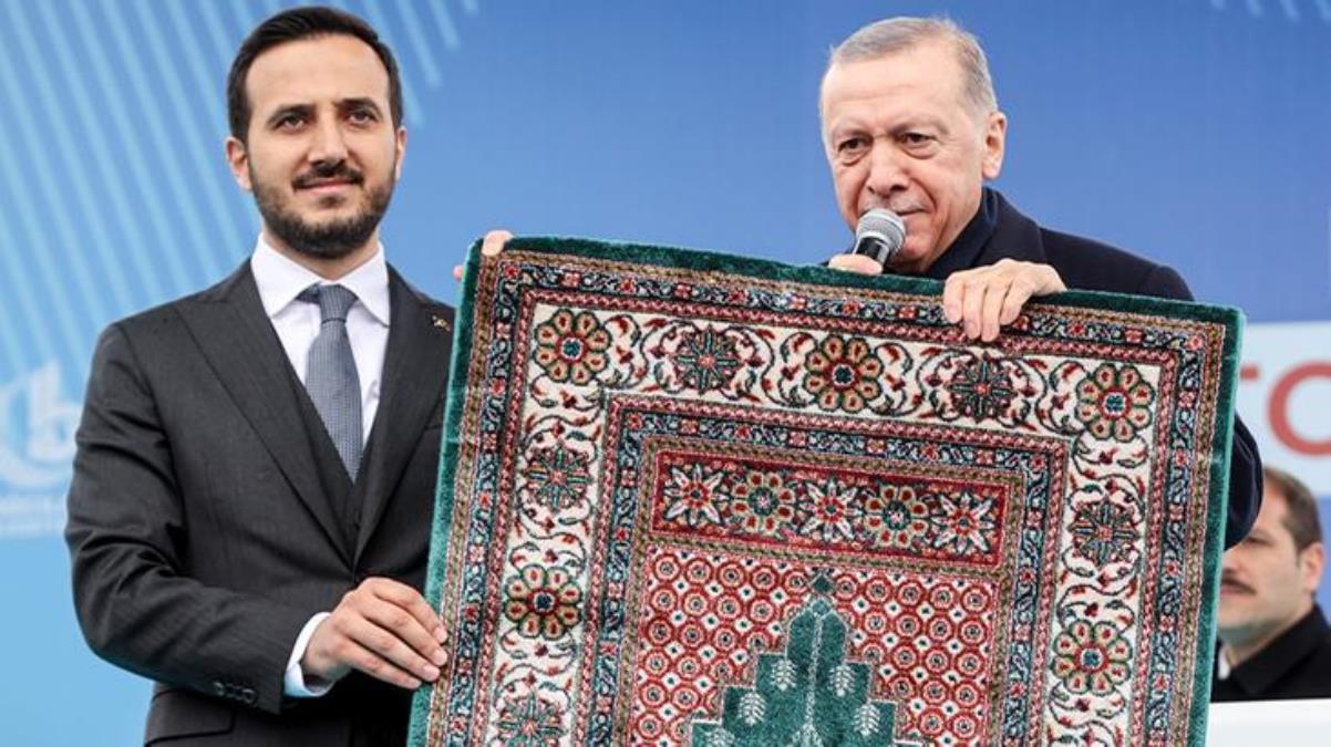 Törene damga vuran anlar! Cumhurbaşkanı Erdoğan, seccadeyi kaldırıp Kılıçdaroğlu'na göndermede bulundu