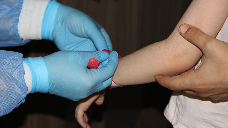 Tüm Türkiye'ye yayılacak! Corona'ya karşı 'kırmızı' bileklik uygulaması