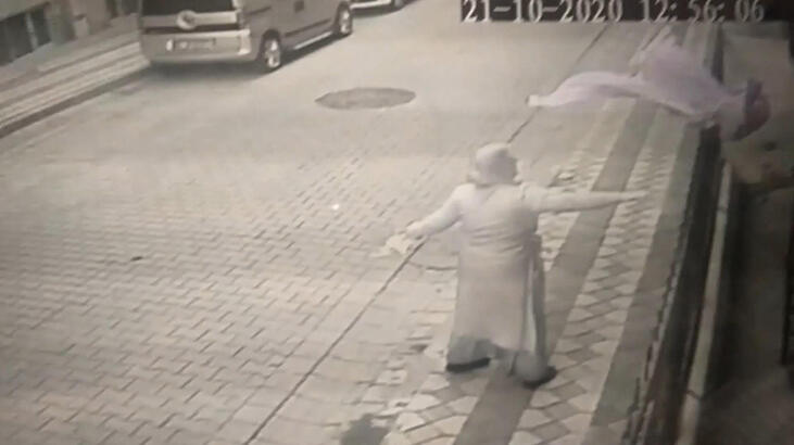 Türk Bayrağı'na çirkin saldırı! 