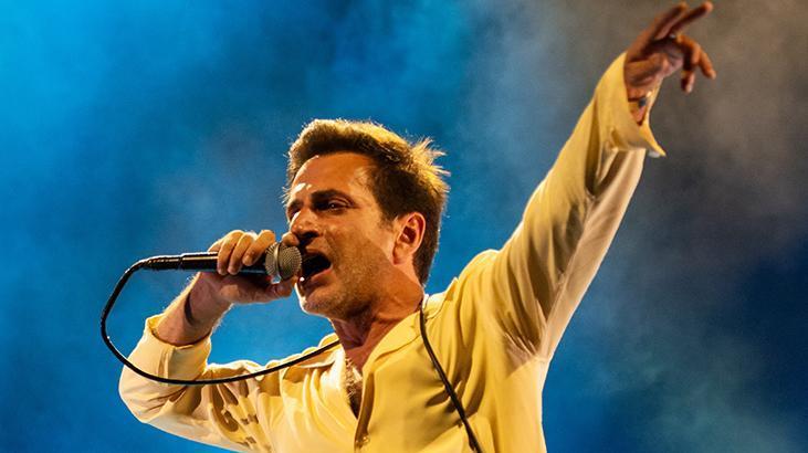 'Türkiye'de bir rock stara ilk kez oyuncak araba hediye ediliyor!'