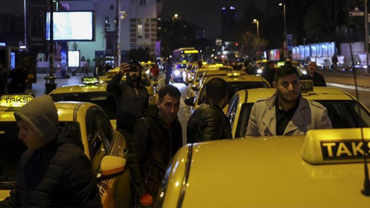 Ücretlerinin düşük olduğunu savunan taksiciler protesto gösterisi düzenledi: Sesimiz duyulmazsa kontak kapatacağız