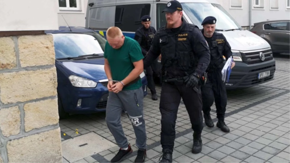 Ukraynalı adam, tartıştığı eşinin genital bölgesine havai fişek yerleştirip patlattı