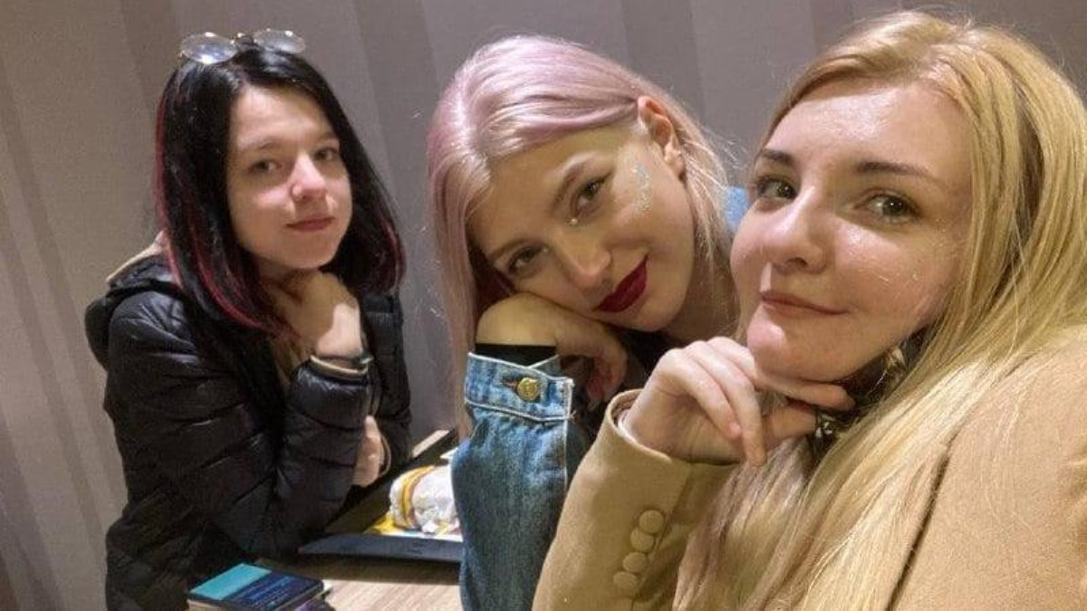 Ukraynalı kadınlar, kendilerine gönderilen iğrenç mesajları ifşa etti: Ben bekarım, bana taşınsana