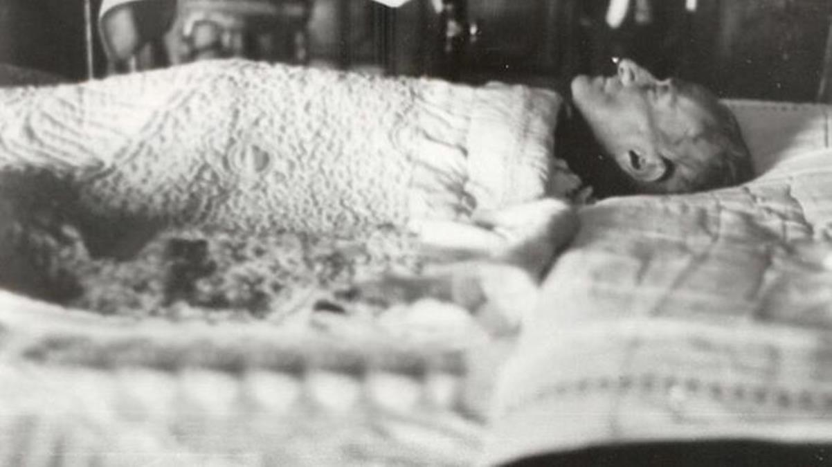 Ulu Önder Mustafa Kemal Atatürk'ün ölmeden önceki son saatlerine ilişkin rapor, yıllar sonra ortaya çıktı