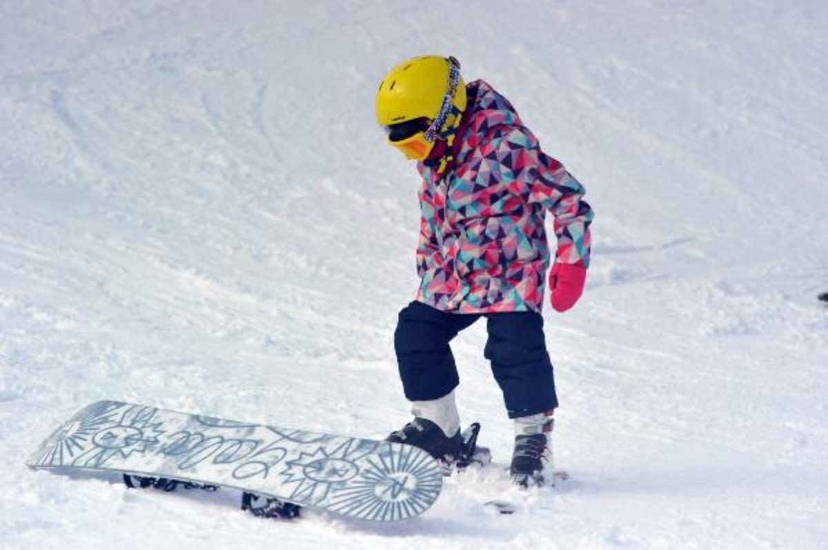 Uludağ'da sömestir tatilinin ilk gününde pistler doldu, taştı