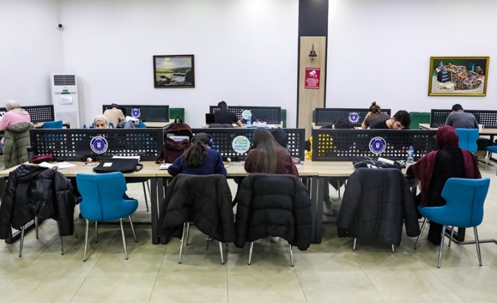Üniversite adayları için deneme sınavı