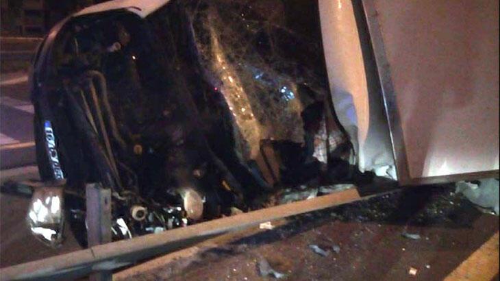 Yarış atlarını taşıyan kamyonet devrildi! İki kişi öldü