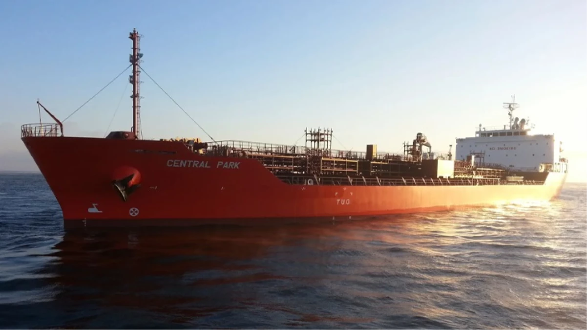 Yemen açıklarında kaçırılan Türk kaptanların da bulunduğu gemi 15 saat sonra kurtarıldı