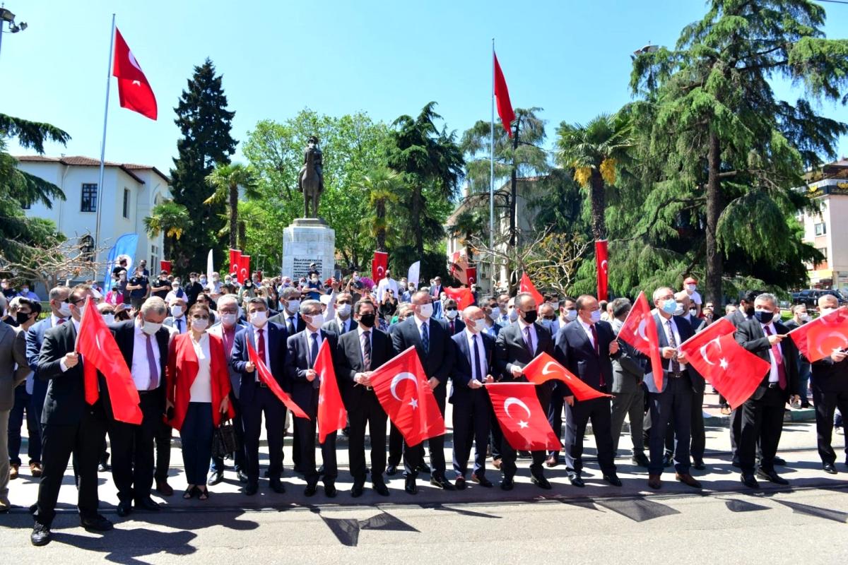 Yıldırım'da 19 Mayıs coşkusu sokaklara taştı