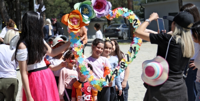 Bursa'da çocuklar patili dostlarla buluştuursa'da çocuklar patili dostlarla buluştu
