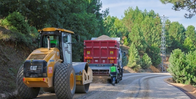 Osmangazi'nin 3 mahallesinde yollar yenileniyor