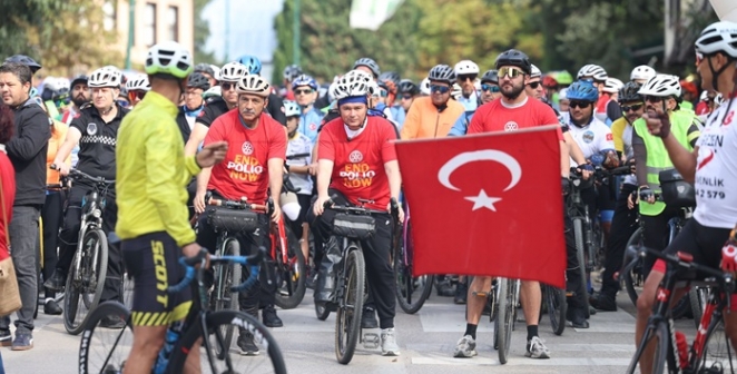 Başkan Erkan Aydın farkındalık için pedal çevirdi