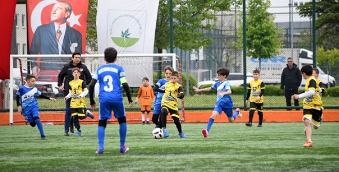 Minik Timsahlar Şenliği’nde 804 Öğrenci Sahaya Çıktı