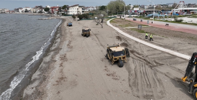Plajlar yaza hazır hale getiriliyor