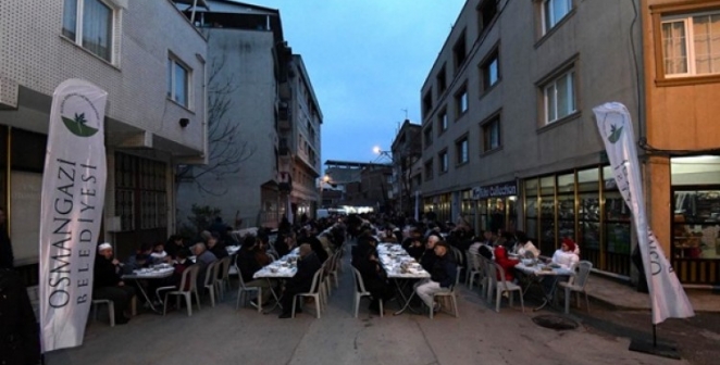 Osmangazi'de Ramazan'ın son sofrası Gülbahçe'de kuruldu