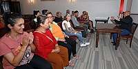 Bursa Osmangazi'de gözleri görmeden sanatçı yetiştiriyor