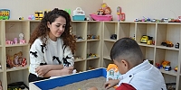 Kum terapisi ile çocuklar travmalarından kurtuluyor