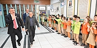 Bursa Yıldırım'da doğum gününde emekli olan eğitimciye duygulandıran veda!
